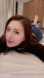巨乳系女僕：「主人，今晚想喝什么呢?」